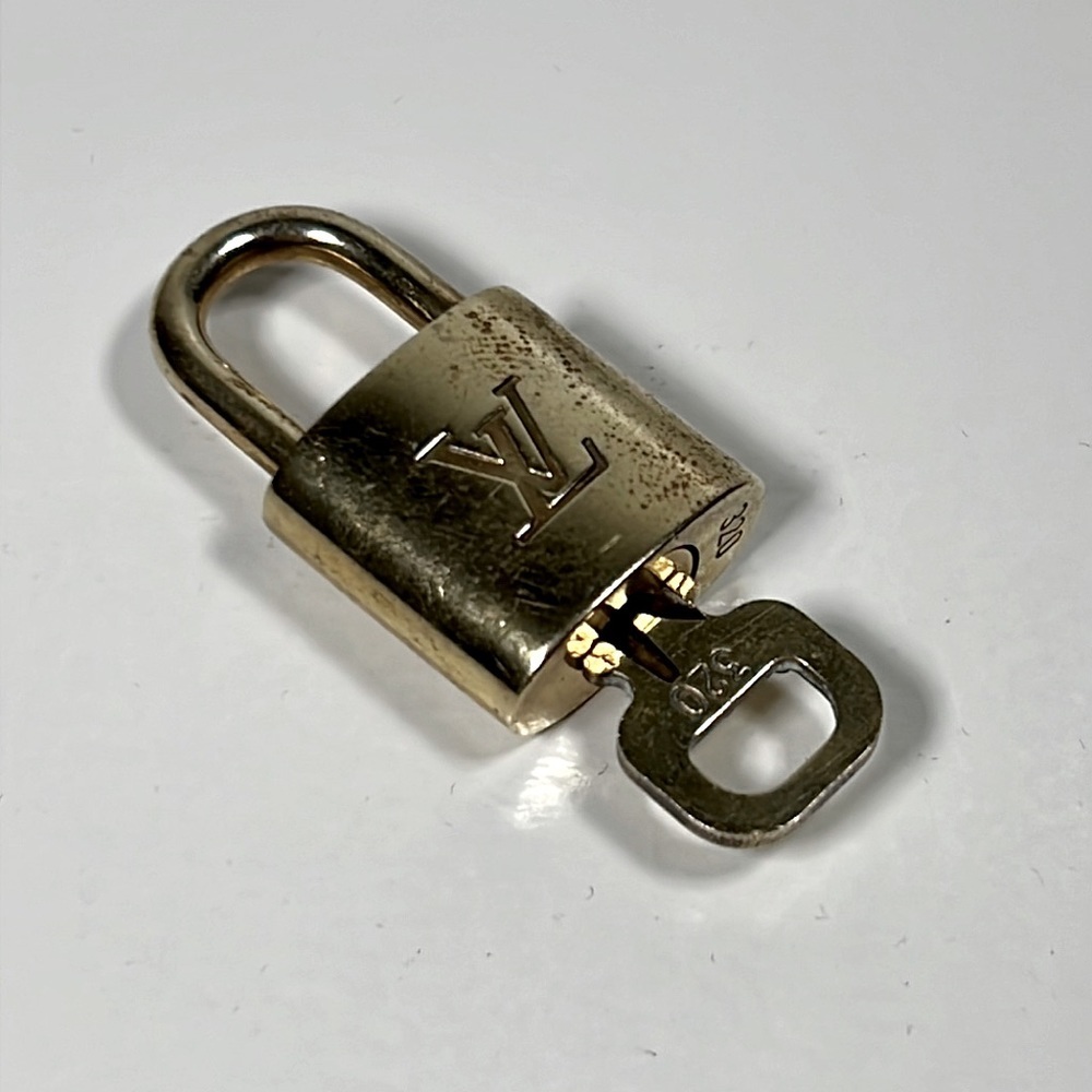 Louis Vuitton Gold Key and Card Holder #320